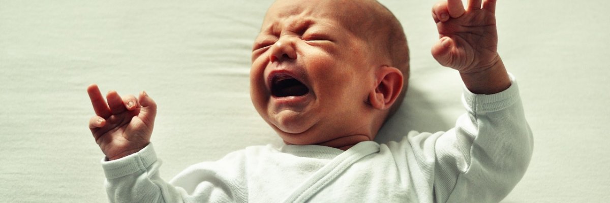 Ételallergiát is jelezhet, ha éjjel gyakran felsír a csecsemő