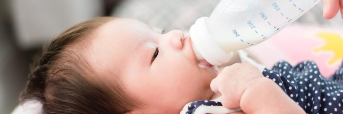 Milyen tünetekről ismerhetjük fel a tejallergiát csecsemőknél?