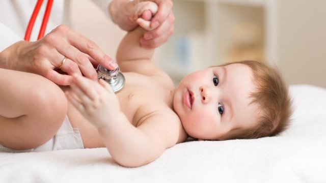 Az ételallergia tünetei csecsemőknél-korai és kései reakciók