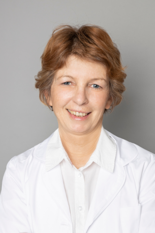 Dr. Pászthory Erzsébet