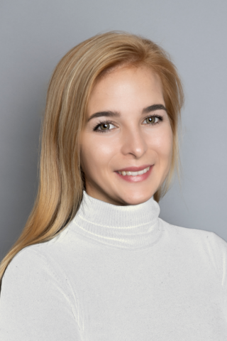 Ressely-Szarvas Veronika