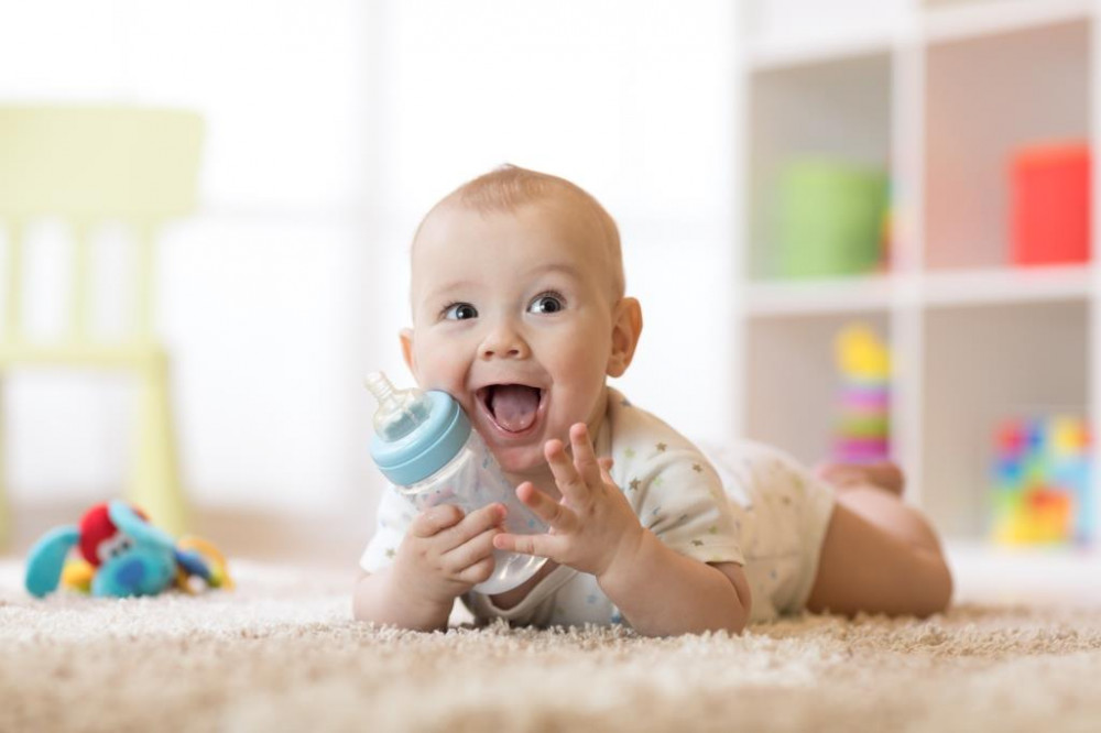 Anyetejes babáknál és tápszerres csecsemőknél is jelentkezhetnek allergiás tünetek.