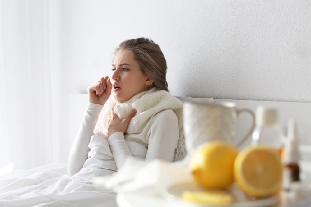A koronavírus delta variánsa allergiaszerű tüneteket okoz.