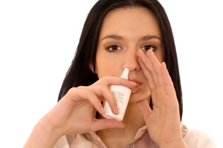 Az allergia kezelésében vannak tüneti szerek, de az immunterápia az okot kezeli.