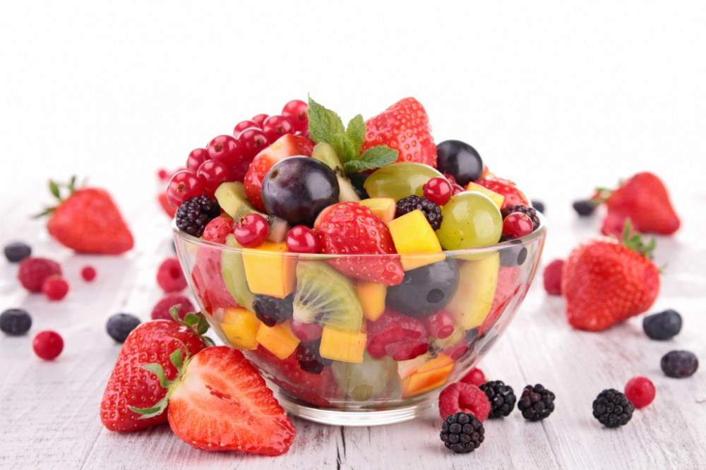 Gyümölcsök fogyasztása is segíti az emésztést