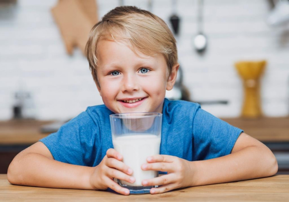 Tej helyett: a tejallergiát kinövi a gyerekek többsége.